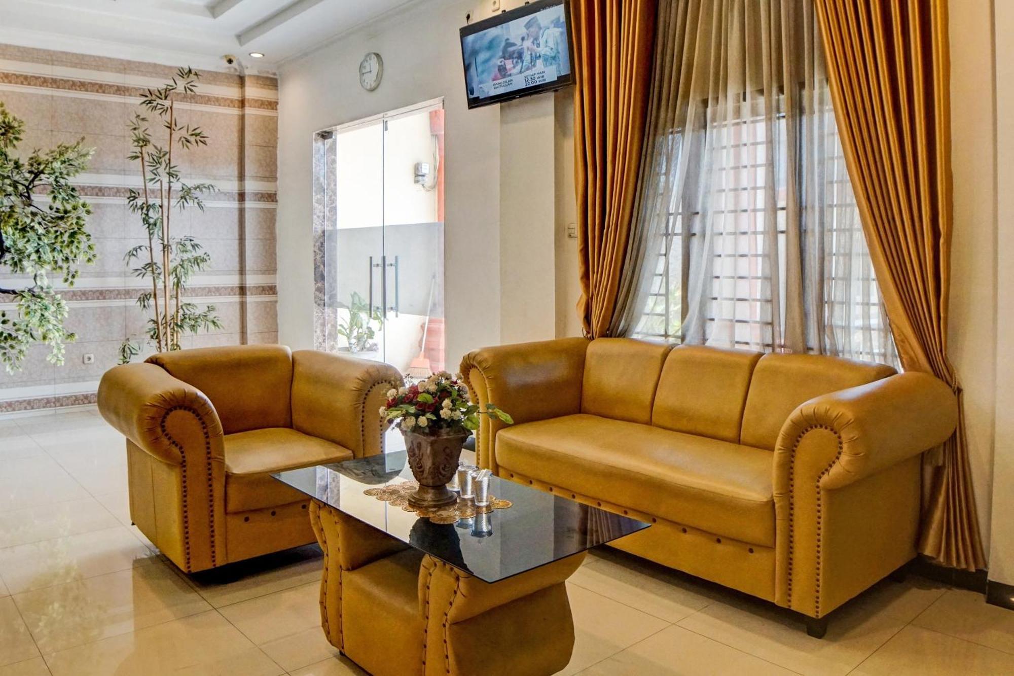 Oyo 92638 Jr Residence Syariah Medan Eksteriør bilde