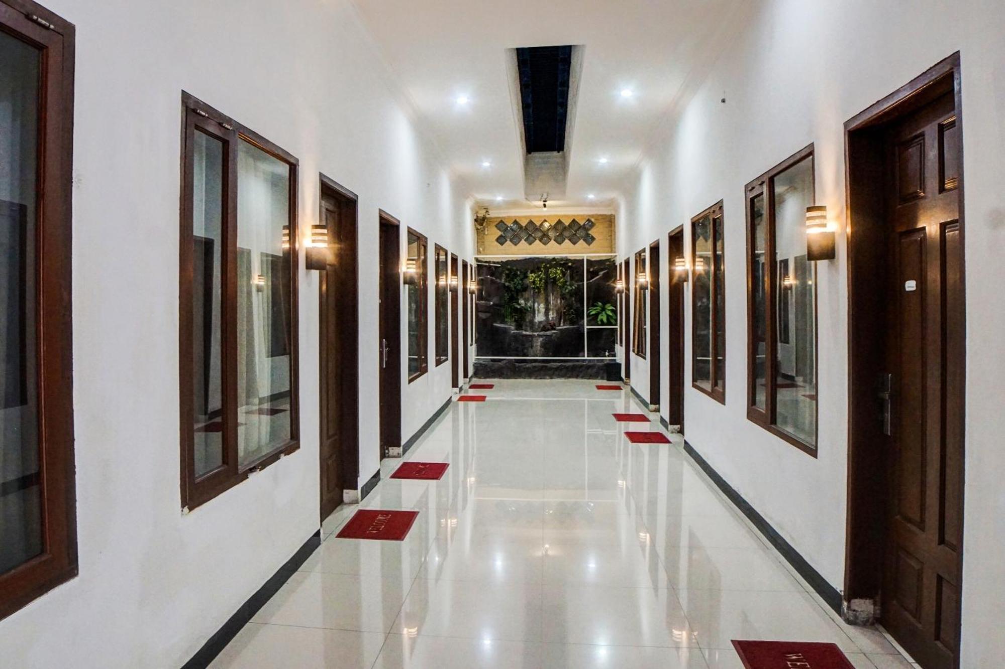 Oyo 92638 Jr Residence Syariah Medan Eksteriør bilde