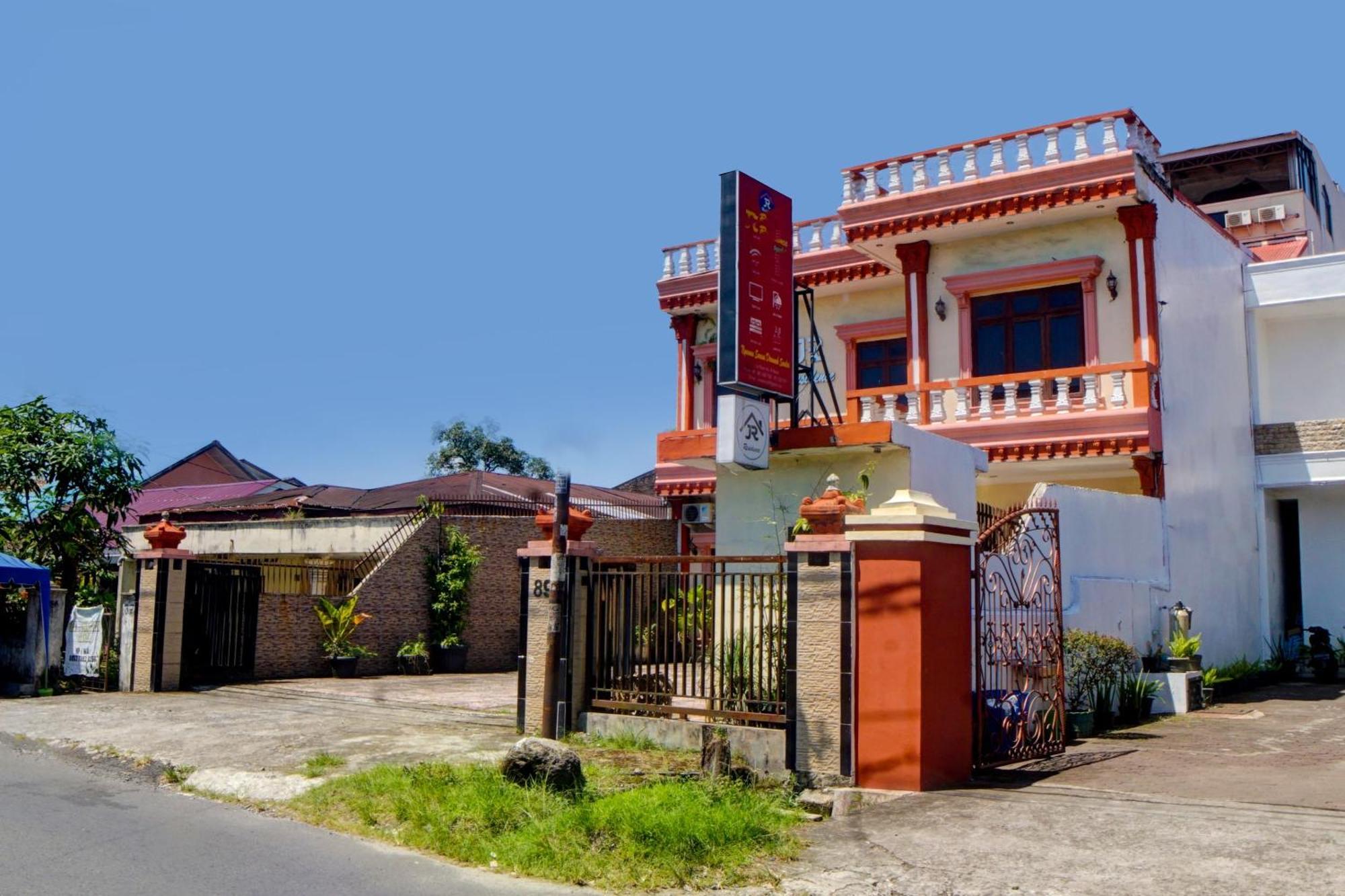 Oyo 92638 Jr Residence Syariah Medan Eksteriør bilde