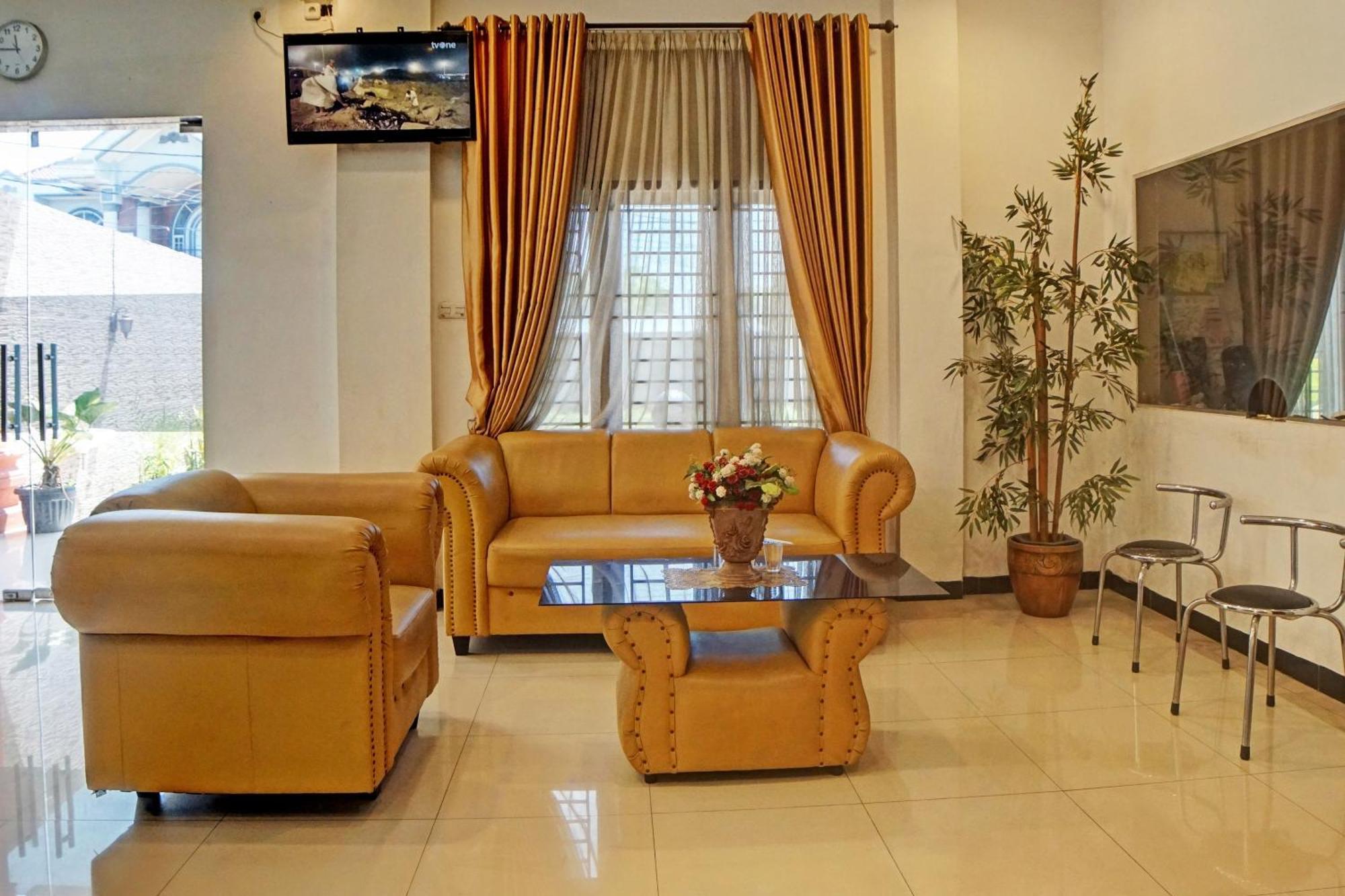 Oyo 92638 Jr Residence Syariah Medan Eksteriør bilde